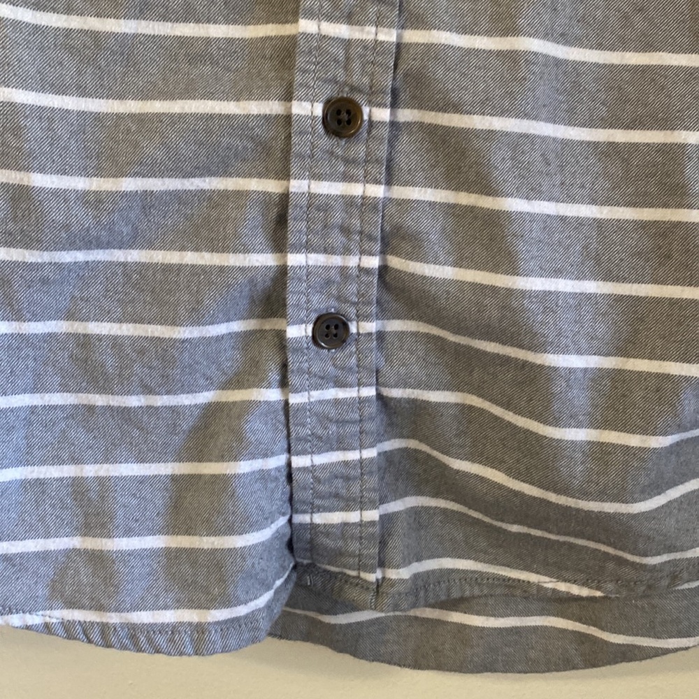 A1491 Cat & Jack, kids medium long sleeve button up - Picture 7 of 13